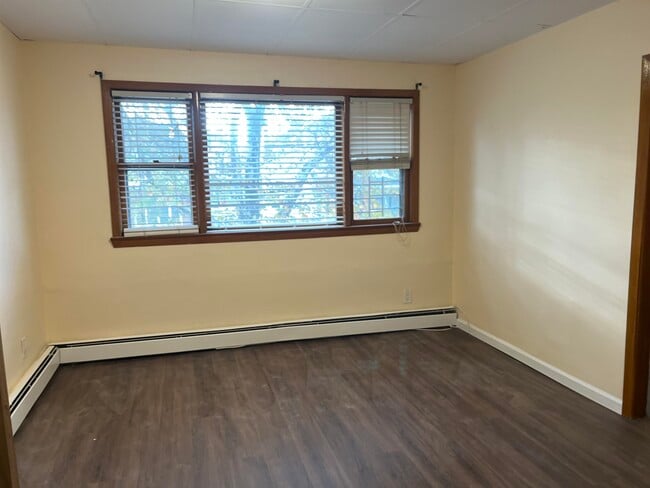 Building Photo - 36 Humphrey Ave