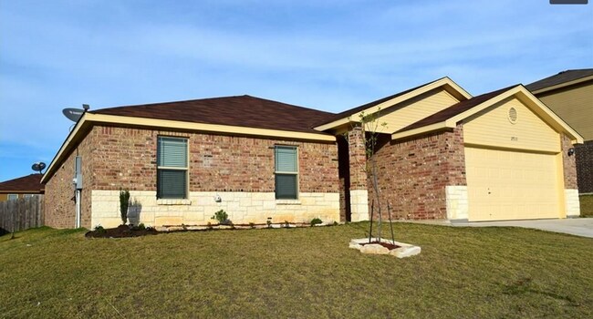 Building Photo - 2711 Tara Dr