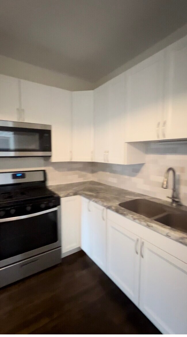 Foto del edificio - 2929 N Farwell Ave