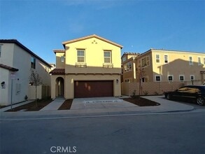 Building Photo - 523 Escenico