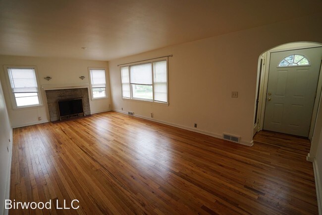 Building Photo - 2 br, 1 bath House - 1514 Mendota St.