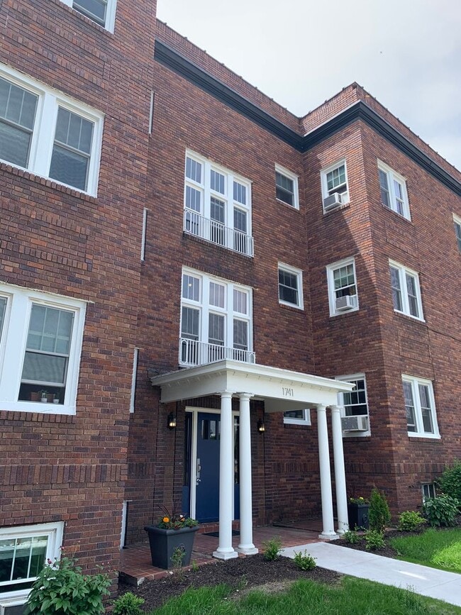 Building Photo - 1741 K St