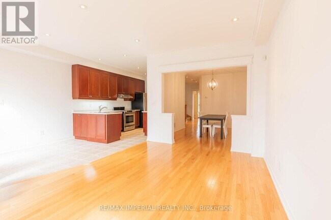 Photo du bâtiment - 73 Southvale Dr