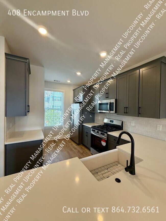 Foto del edificio - 408 Encampment Blvd