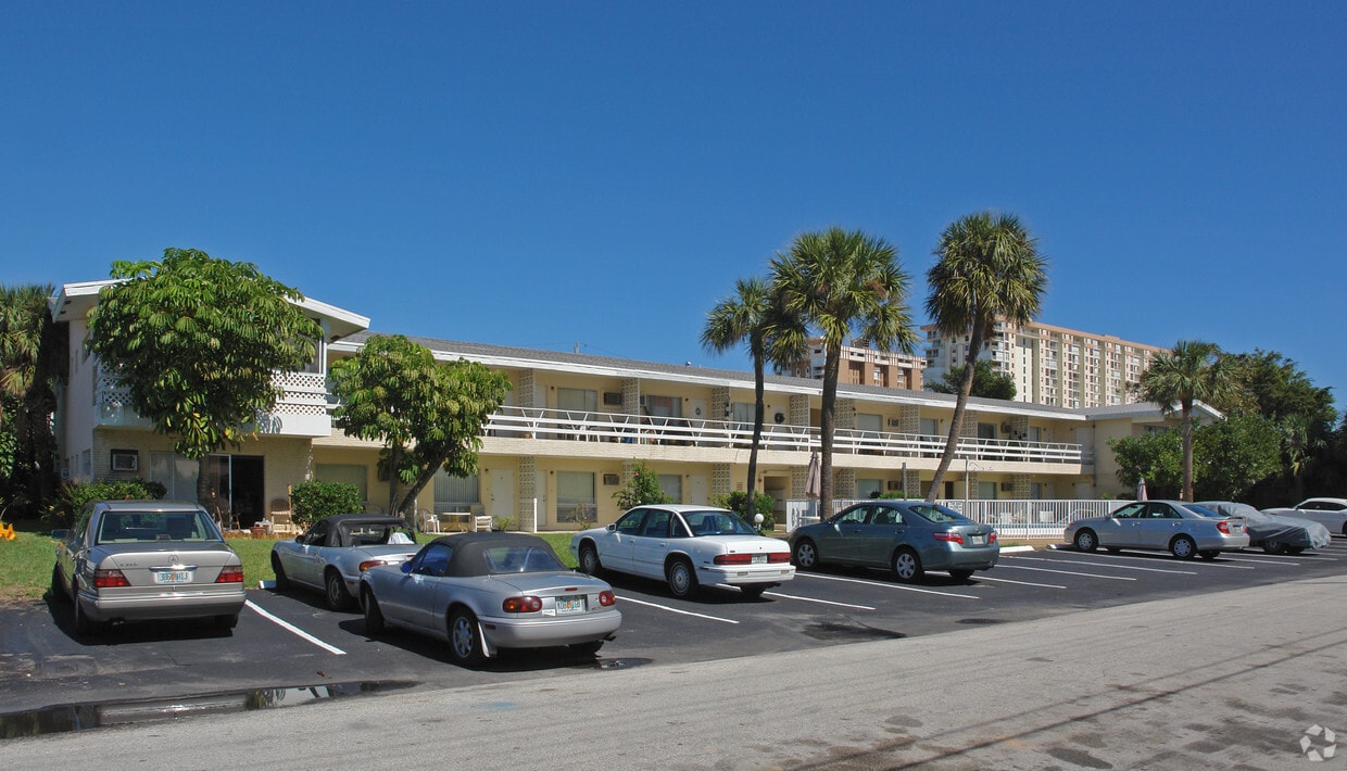 Deauville Manor Apartments Apartments in Pompano Beach, FL