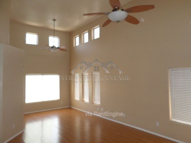 Foto del edificio - 1641 W Orchid Ln