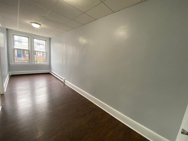 Foto del edificio - 126 W 19th St
