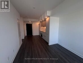 Building Photo - 609 Sherbourne St
