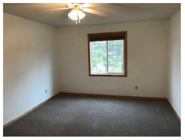 DORMITORIO 1 - 12824 43rd St NE