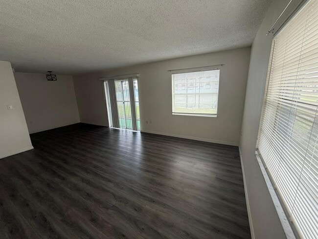 Building Photo - 2503 N Alafaya Trail