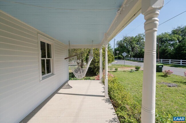 Building Photo - 902 Haden Ln