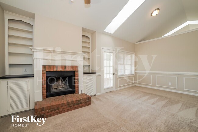 Building Photo - 1 N White Pines Dr
