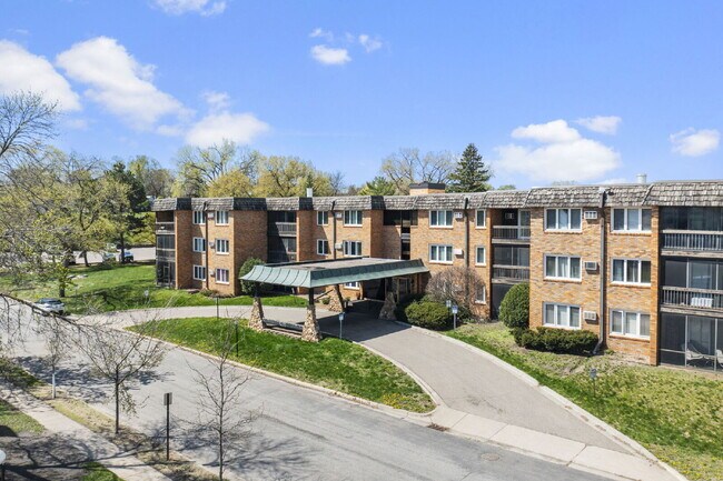 Foto del edificio - 3200 Virginia Ave S