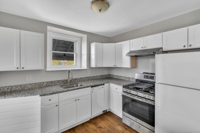 Building Photo - 82 Water St