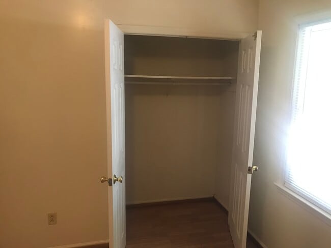 Foto del edificio - 1910 John Ct