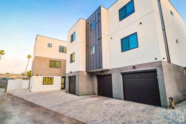 Building Photo - 1414 S Orange Dr