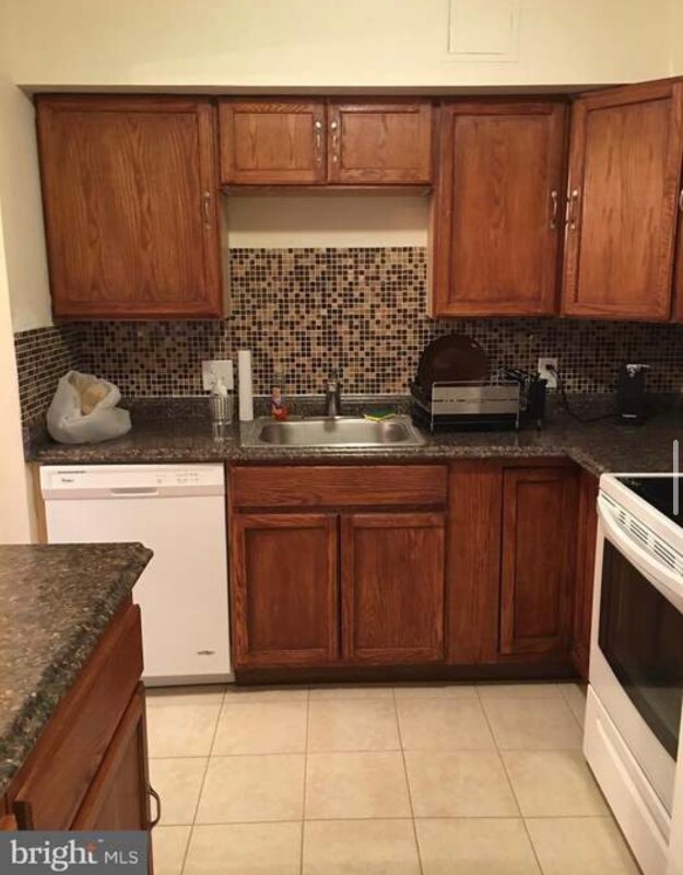 Foto del edificio - 10123 Prince Pl