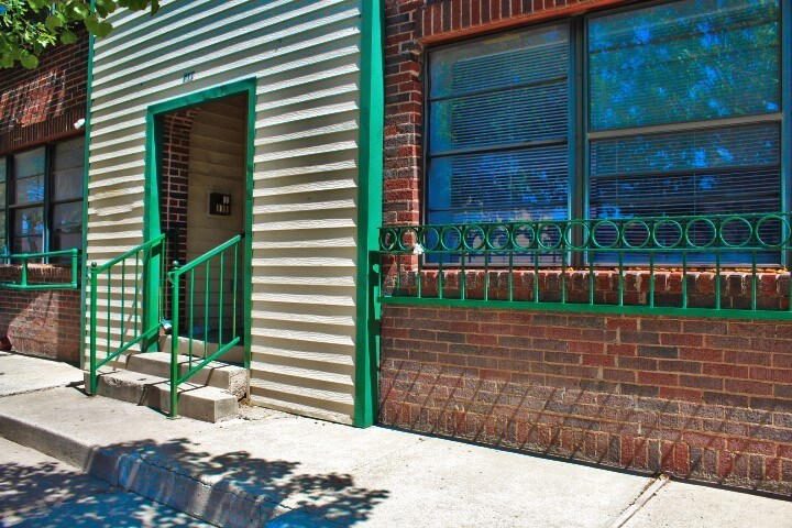 Primary Photo - 500 SW 10th Ave