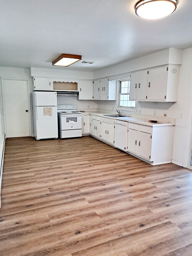 Building Photo - 174 Whaley Rd