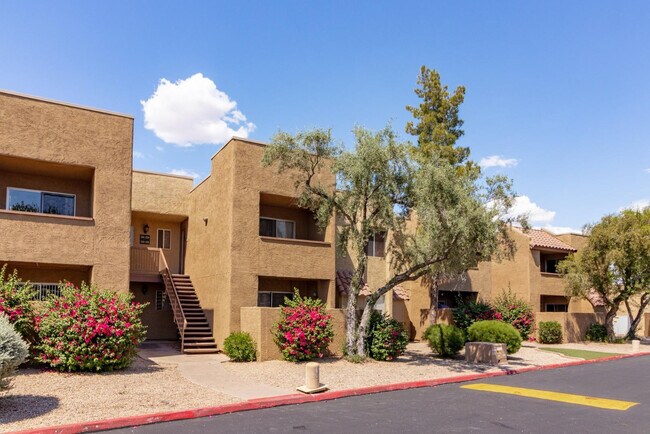 Foto del edificio - 5877 N Granite Reef Rd