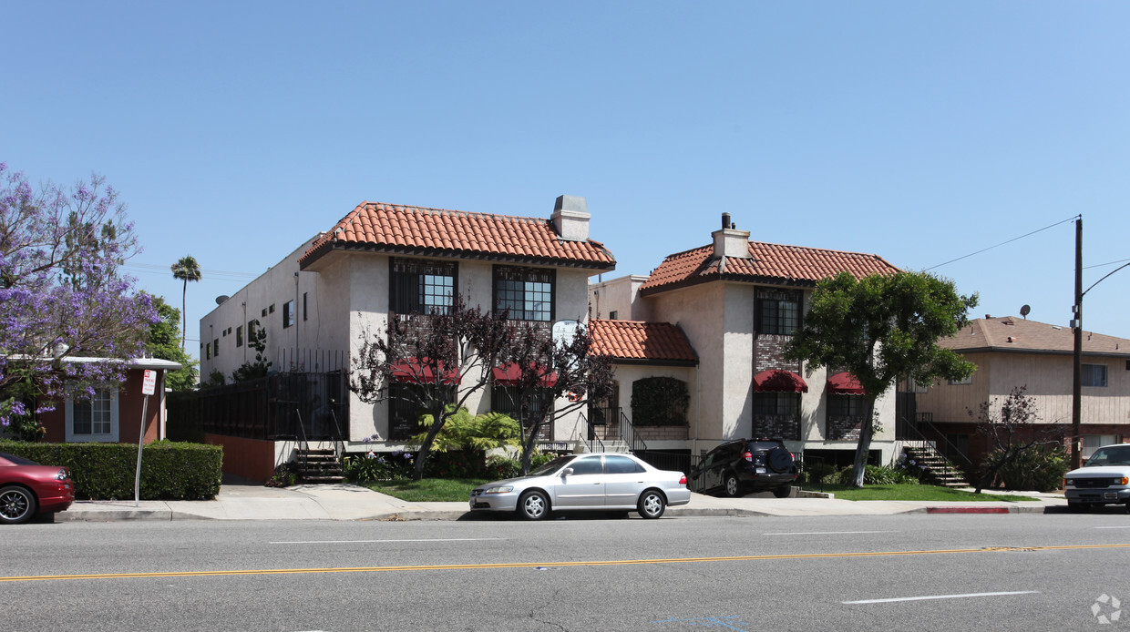 Building Photo - 1030 Western Ave