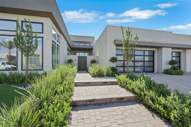 Building Photo - 4803 Verde Bloom St
