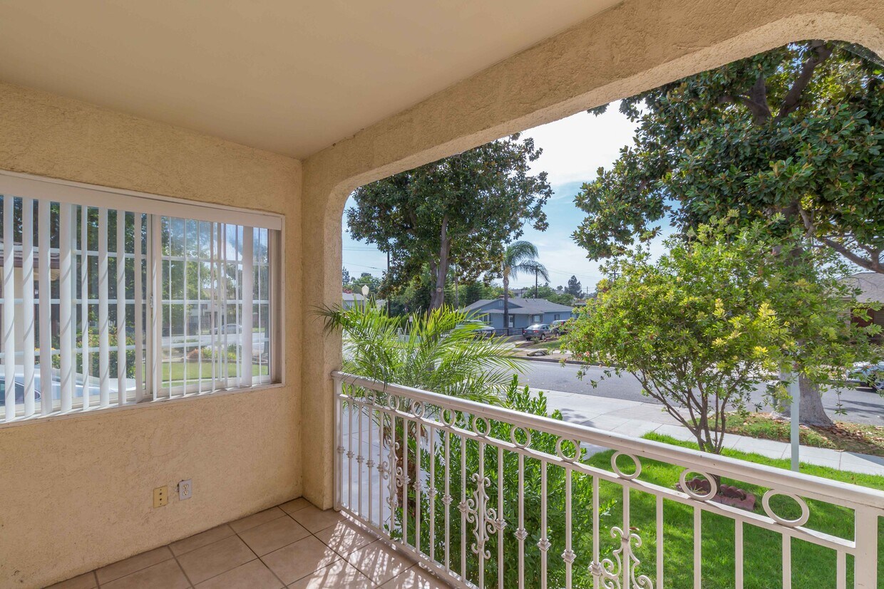 Primary Photo - 412 Cambridge Dr