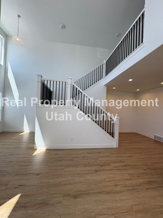 Foto del edificio - Beautiful Townhome in Lehi