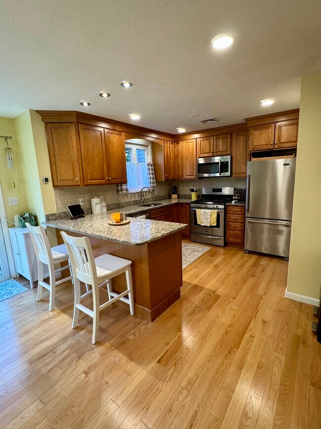 Foto del edificio - 275 Donohue Rd