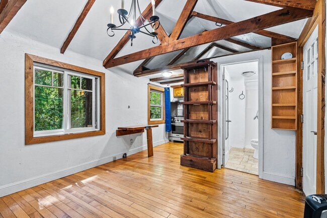 Foto del edificio - Cozy Cabin Retreat in Scotts Valley – Idea...