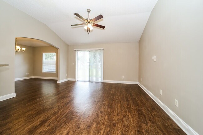 Foto del edificio - 2631 Creek Ridge Dr