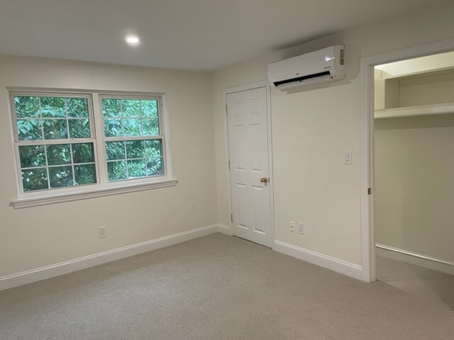 Huge closet - 41 Kingstown Way