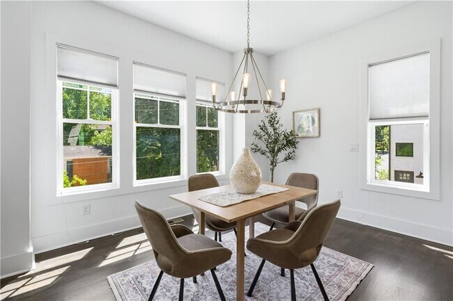 Foto del edificio - 1801 Huntington Hills Ln NW