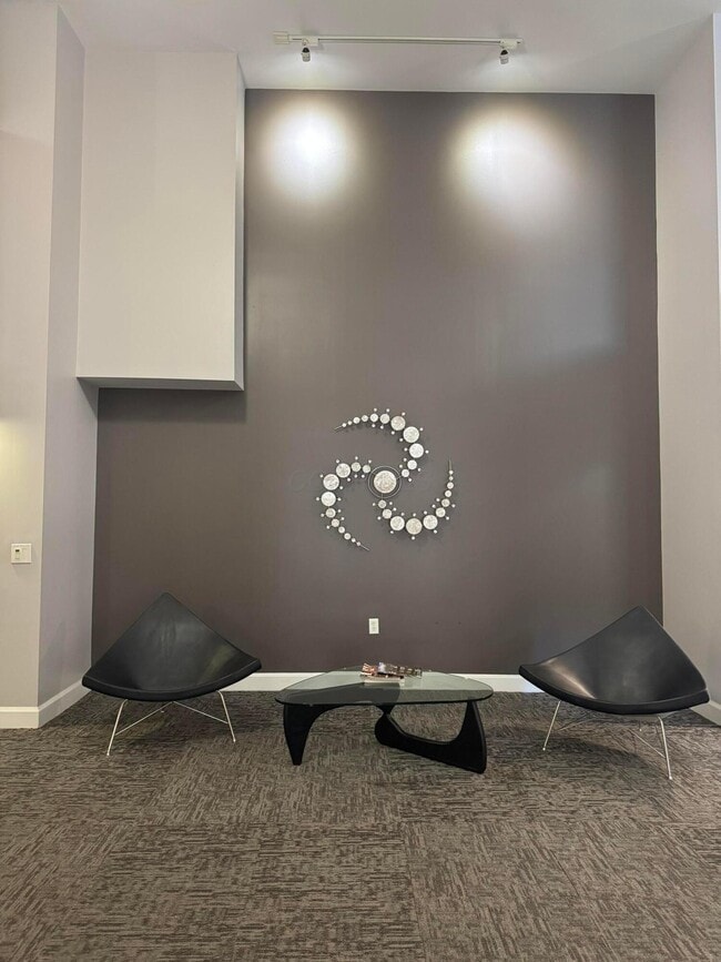 Foto del edificio - 106 N High St