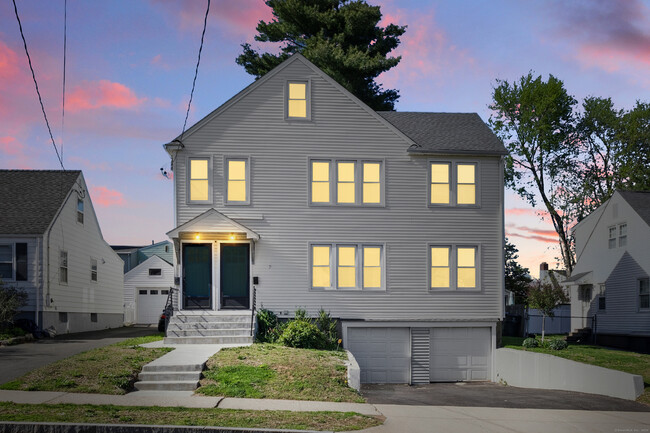 Building Photo - 128 Thomas St