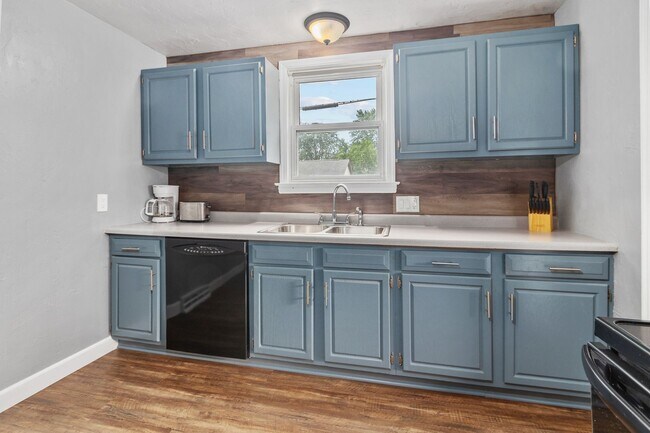 Building Photo - 2 Bedroom House in Green Bay