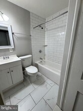 Building Photo - 1104 Meridene Dr