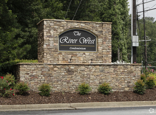 Building Photo - River West Condominiums