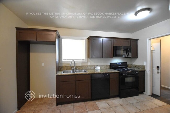 Foto del edificio - 14249 Hoyt St