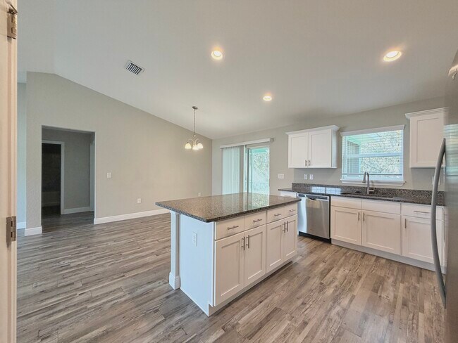 Building Photo - 210 Locust Lane Pass