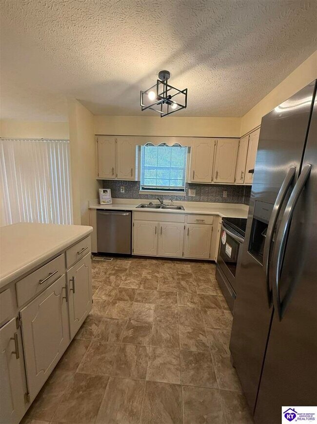 Foto del edificio - 105 Candy Ct