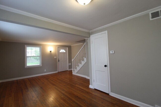 Building Photo - 2 Bedroom Duplex in North Kansas City