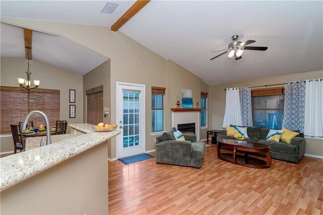 Building Photo - 3008 Birch Dr