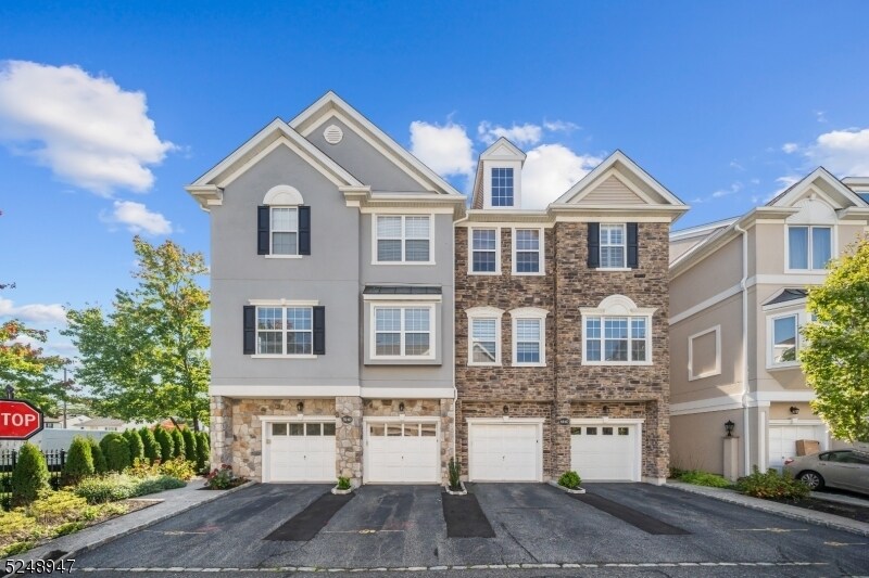 60 Russell Way, Clifton, NJ 07013 Townhome Rentals in Clifton