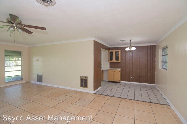 Foto del edificio - 2 br, 1 bath House - 2505 Oleander Ave