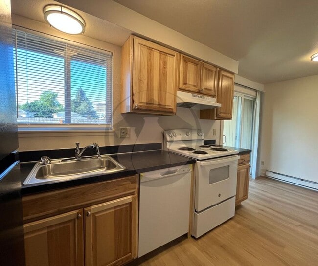 Building Photo - Jackson TriPlex