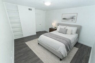 Building Photo - 13115 Glen Ct