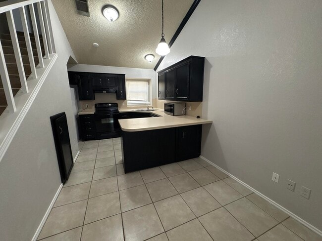 Building Photo - 3421 Hyden Ave