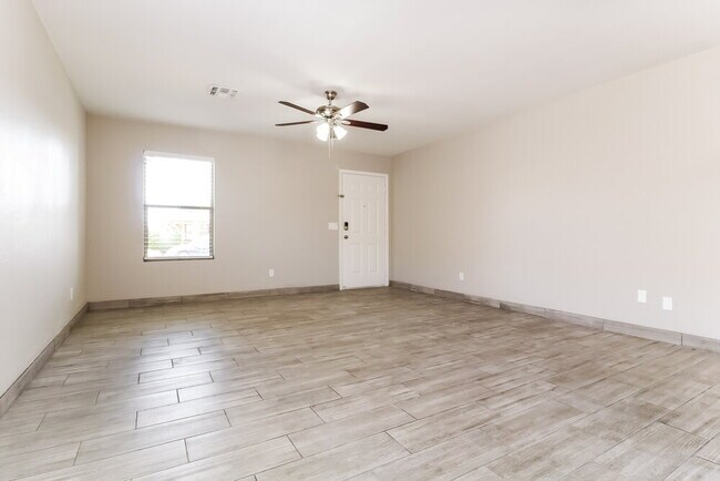Building Photo - 11522 W Wethersfield Rd