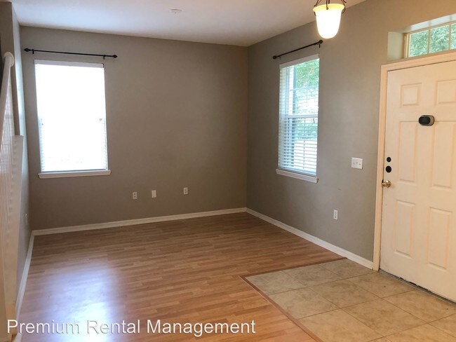 Building Photo - 4 br, 2.5 bath House - 7132 Five Oaks Dr